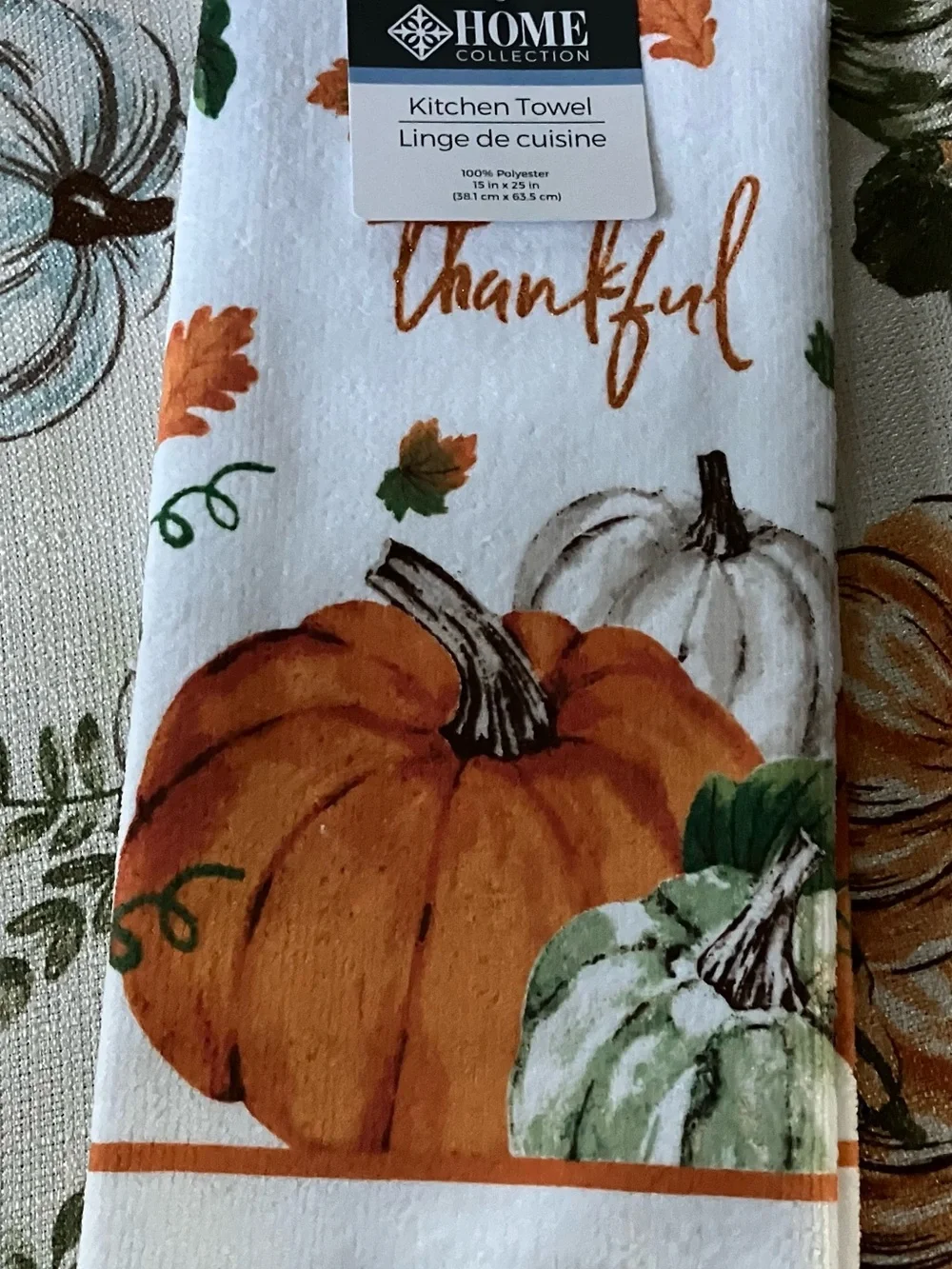 Home Collection Fall Pumpkin Kitchen Towel in Orange, Green, White